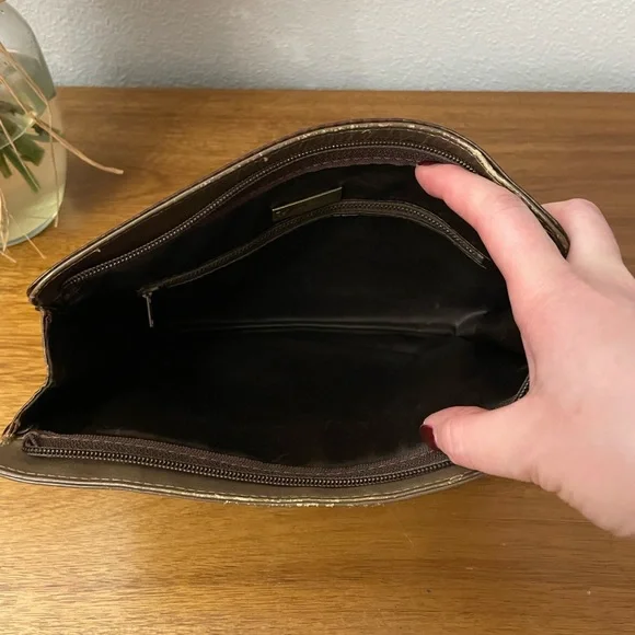 VALENTINO Brown Vintage Logo Bag 💯 AUTHENTIC - Picture 12 of 15